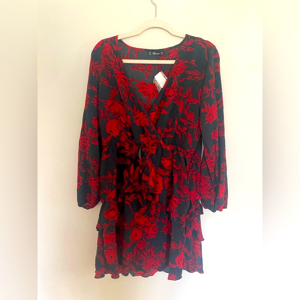 Red/black floral mini 	
uguest Women Long Sleeve V Neck...